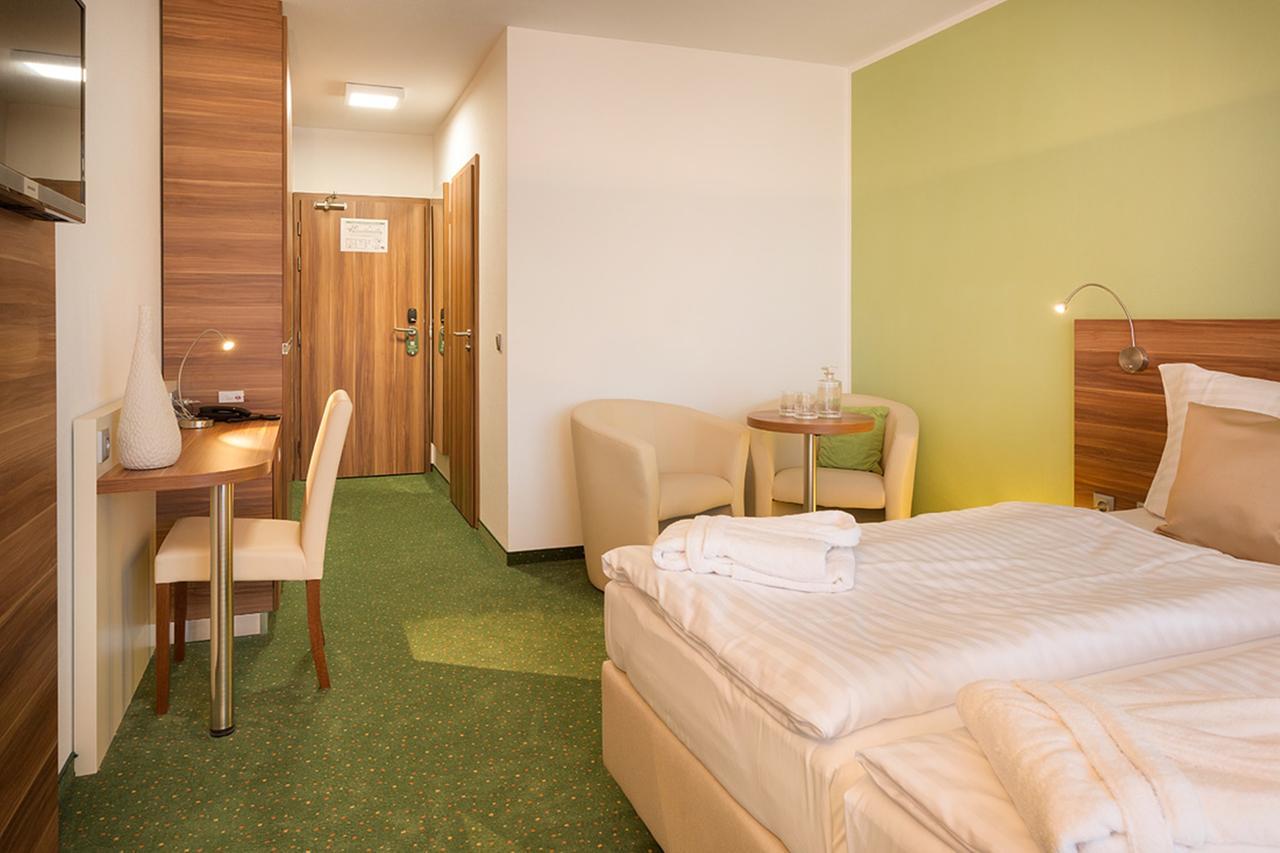 Kurhotel Pyramide Sibyllenbad Neualbenreuth Eksteriør billede