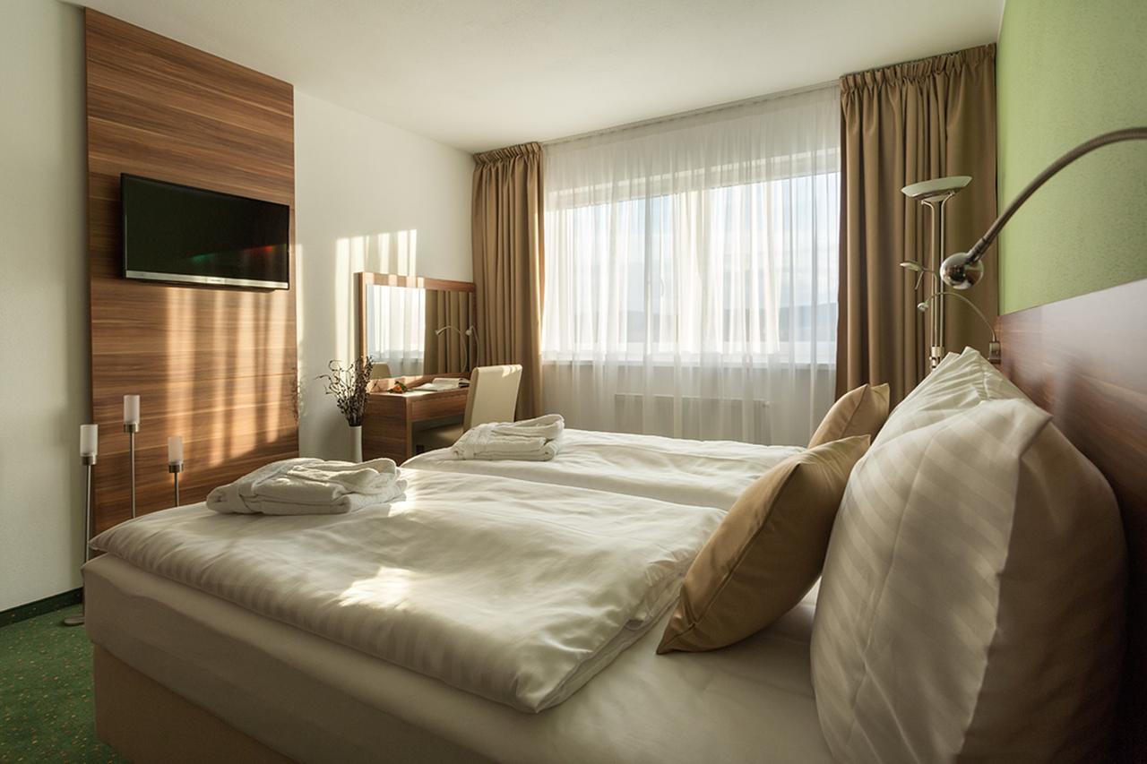 Kurhotel Pyramide Sibyllenbad Neualbenreuth Eksteriør billede