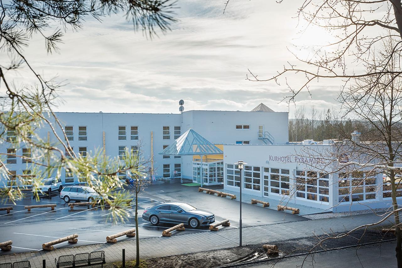 Kurhotel Pyramide Sibyllenbad Neualbenreuth Eksteriør billede